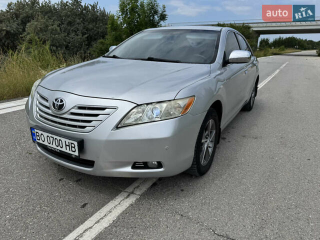 Серый Тойота Камри, объемом двигателя 2.36 л и пробегом 308 тыс. км за 7500 $, фото 1 на Automoto.ua