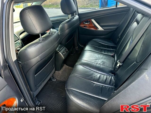 Серый Тойота Камри, объемом двигателя 2.4 л и пробегом 227 тыс. км за 9000 $, фото 5 на Automoto.ua