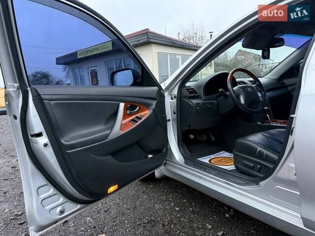Серый Тойота Камри, объемом двигателя 3.5 л и пробегом 270 тыс. км за 8790 $, фото 14 на Automoto.ua
