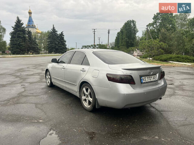 Серый Тойота Камри, объемом двигателя 2.4 л и пробегом 290 тыс. км за 8500 $, фото 8 на Automoto.ua