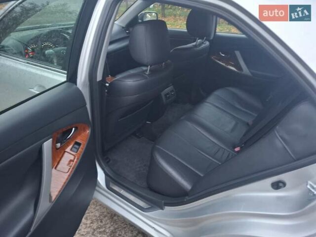 Серый Тойота Камри, объемом двигателя 2.4 л и пробегом 268 тыс. км за 7800 $, фото 9 на Automoto.ua