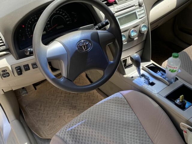 Серый Тойота Камри, объемом двигателя 2.4 л и пробегом 200 тыс. км за 5200 $, фото 3 на Automoto.ua