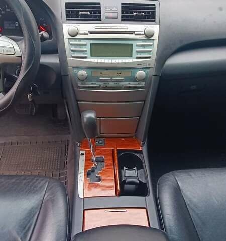 Серый Тойота Камри, объемом двигателя 2.36 л и пробегом 259 тыс. км за 9000 $, фото 5 на Automoto.ua