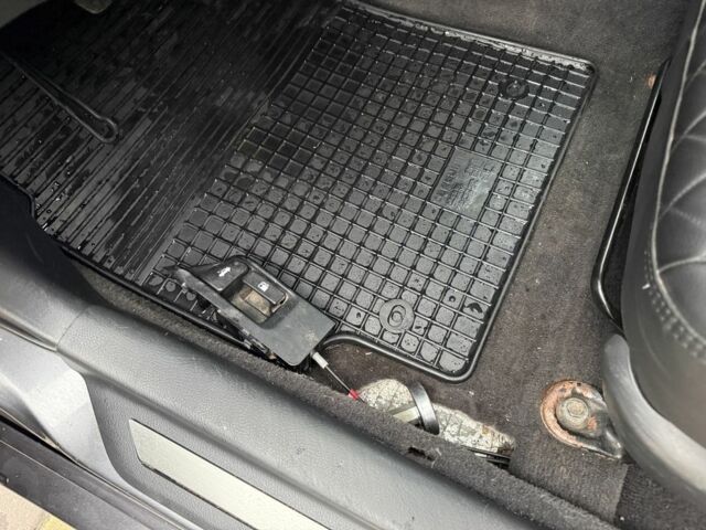 Сірий Тойота Камрі, об'ємом двигуна 2.4 л та пробігом 326 тис. км за 7500 $, фото 13 на Automoto.ua