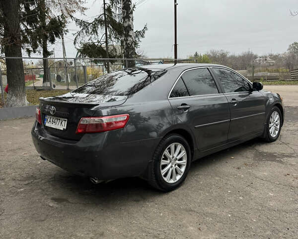 Сірий Тойота Камрі, об'ємом двигуна 3.5 л та пробігом 260 тис. км за 9400 $, фото 5 на Automoto.ua