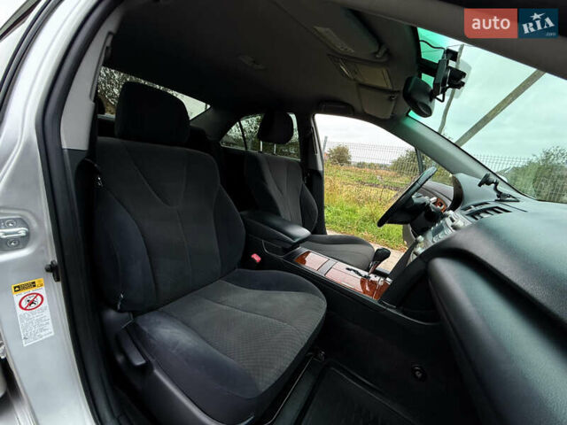 Сірий Тойота Камрі, об'ємом двигуна 2.36 л та пробігом 327 тис. км за 9699 $, фото 27 на Automoto.ua