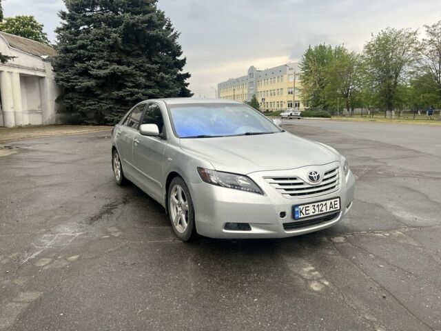 Серый Тойота Камри, объемом двигателя 2.4 л и пробегом 212 тыс. км за 8500 $, фото 1 на Automoto.ua