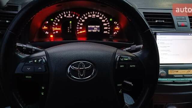 Сірий Тойота Камрі, об'ємом двигуна 2.4 л та пробігом 297 тис. км за 9150 $, фото 36 на Automoto.ua