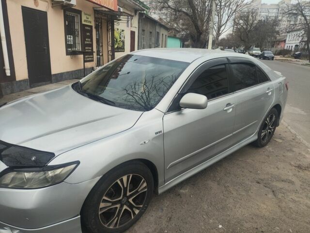 Серый Тойота Камри, объемом двигателя 2.4 л и пробегом 293 тыс. км за 7900 $, фото 2 на Automoto.ua