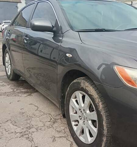 Серый Тойота Камри, объемом двигателя 2.4 л и пробегом 236 тыс. км за 8300 $, фото 8 на Automoto.ua