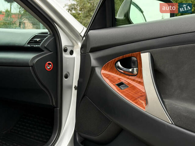 Сірий Тойота Камрі, об'ємом двигуна 2.36 л та пробігом 327 тис. км за 9699 $, фото 28 на Automoto.ua
