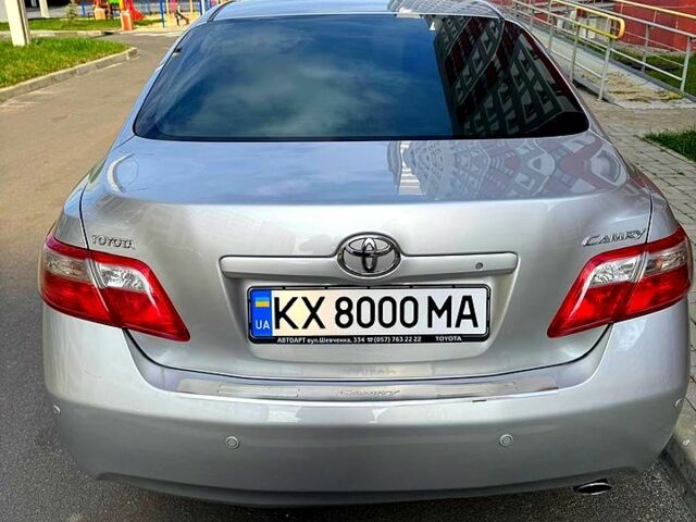 Серый Тойота Камри, объемом двигателя 2.4 л и пробегом 223 тыс. км за 10700 $, фото 3 на Automoto.ua
