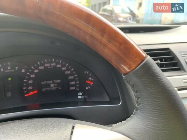 Серый Тойота Камри, объемом двигателя 3.5 л и пробегом 264 тыс. км за 8700 $, фото 31 на Automoto.ua