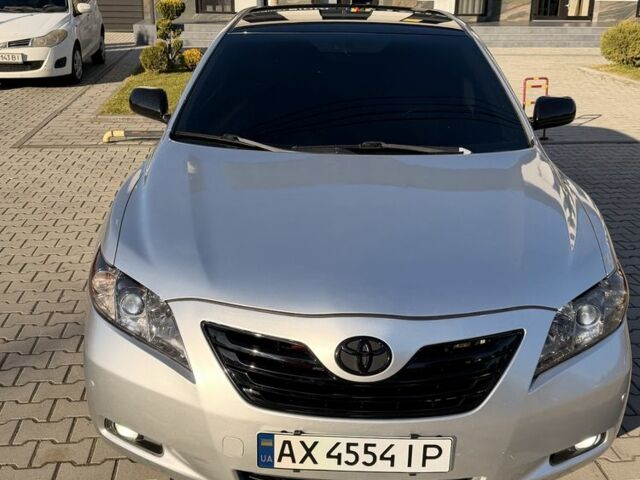 Серый Тойота Камри, объемом двигателя 2.4 л и пробегом 400 тыс. км за 9999 $, фото 6 на Automoto.ua