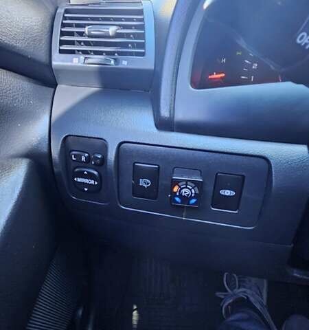 Серый Тойота Камри, объемом двигателя 2.4 л и пробегом 358 тыс. км за 10000 $, фото 25 на Automoto.ua