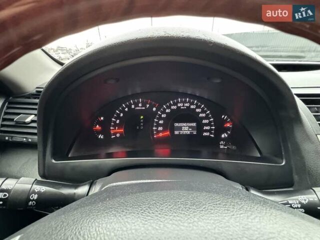 Серый Тойота Камри, объемом двигателя 3.5 л и пробегом 223 тыс. км за 8300 $, фото 40 на Automoto.ua
