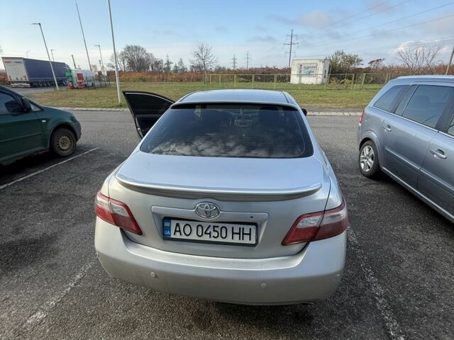 Серый Тойота Камри, объемом двигателя 2.4 л и пробегом 248 тыс. км за 7250 $, фото 3 на Automoto.ua