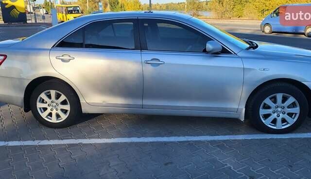 Серый Тойота Камри, объемом двигателя 2.36 л и пробегом 413 тыс. км за 8700 $, фото 3 на Automoto.ua