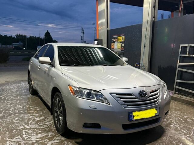 Серый Тойота Камри, объемом двигателя 2.4 л и пробегом 120 тыс. км за 8500 $, фото 4 на Automoto.ua