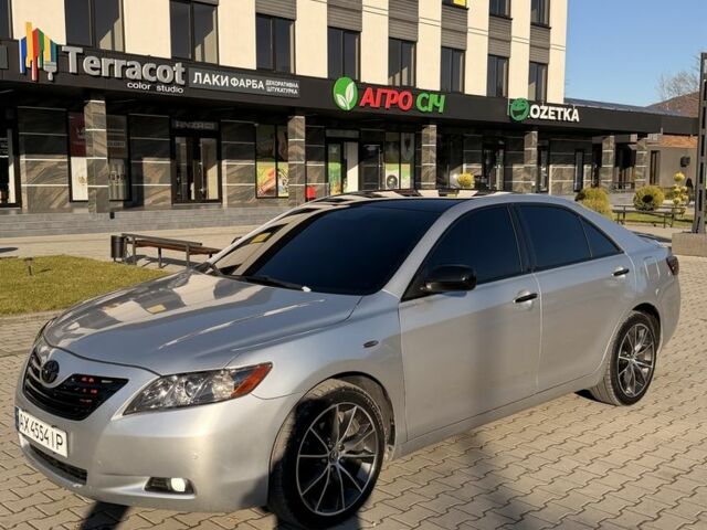 Серый Тойота Камри, объемом двигателя 2.4 л и пробегом 400 тыс. км за 9999 $, фото 3 на Automoto.ua