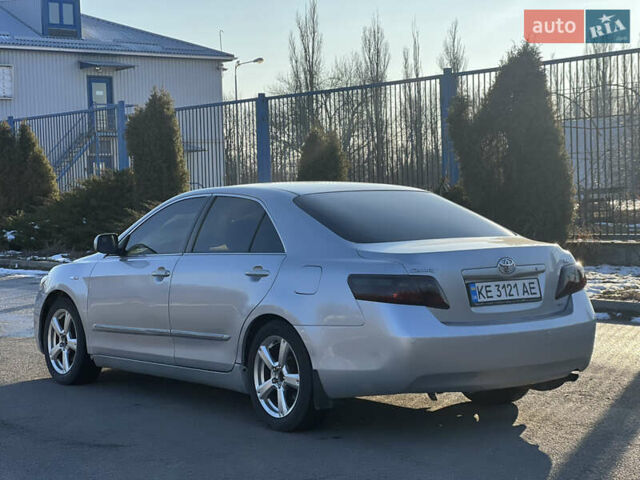 Серый Тойота Камри, объемом двигателя 2.4 л и пробегом 290 тыс. км за 8500 $, фото 2 на Automoto.ua