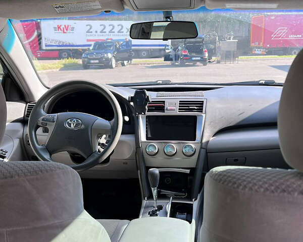 Тойота Камри 2008 в Львове на Automoto.ua Серый Тойота Камри, объемом двигателя 2.4 л и пробегом 327 тыс. км за 7300 $, фото 6 на Automoto.ua