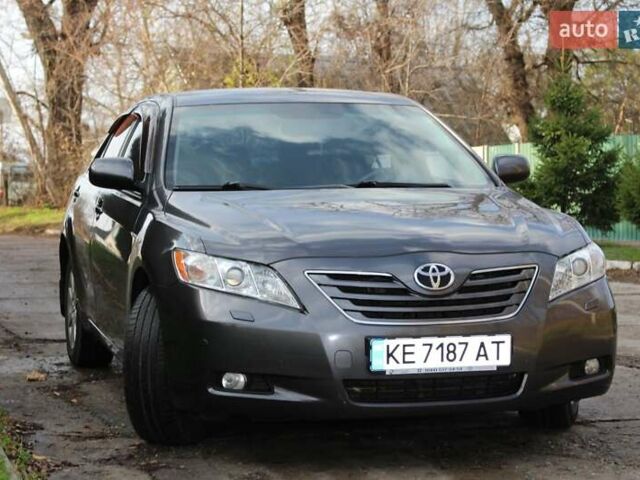 Серый Тойота Камри, объемом двигателя 2.36 л и пробегом 188 тыс. км за 10200 $, фото 7 на Automoto.ua