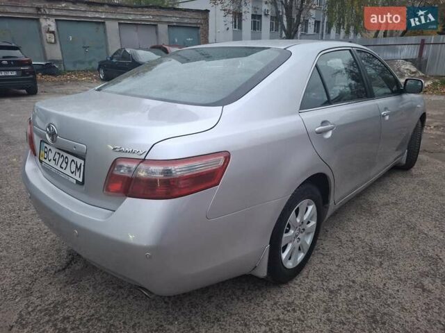 Серый Тойота Камри, объемом двигателя 2.4 л и пробегом 268 тыс. км за 7800 $, фото 6 на Automoto.ua