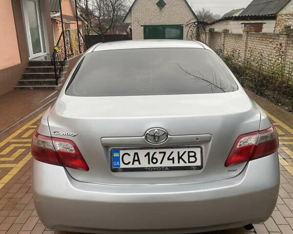 Серый Тойота Камри, объемом двигателя 2.36 л и пробегом 300 тыс. км за 8200 $, фото 4 на Automoto.ua