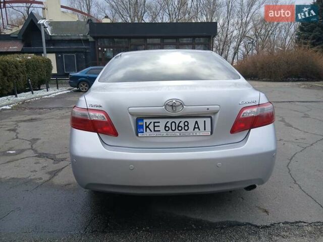 Серый Тойота Камри, объемом двигателя 2.36 л и пробегом 225 тыс. км за 8750 $, фото 6 на Automoto.ua