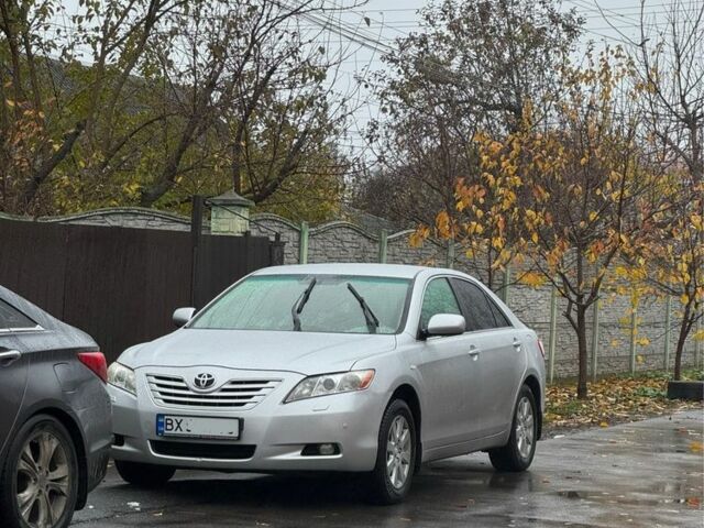 Сірий Тойота Камрі, об'ємом двигуна 0 л та пробігом 202 тис. км за 10400 $, фото 2 на Automoto.ua