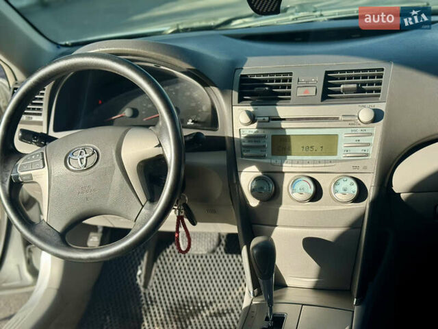Тойота Камри 2008 в Жмеренке на Automoto.ua Серый Тойота Камри, объемом двигателя 2.36 л и пробегом 256 тыс. км за 8200 $, фото 13 на Automoto.ua