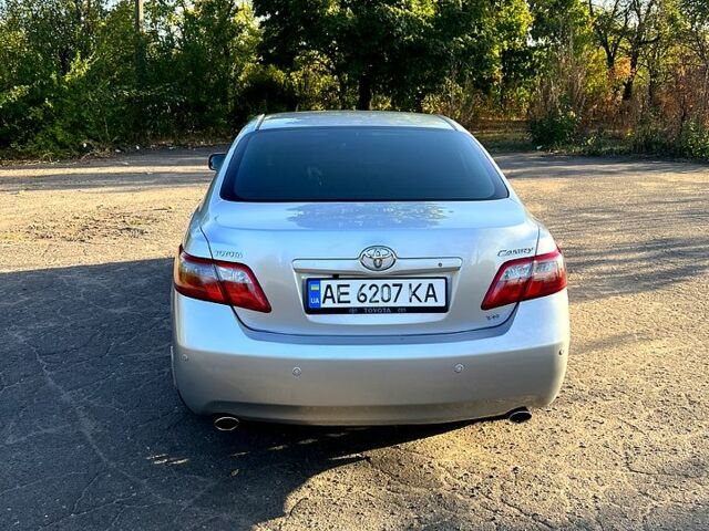 Серый Тойота Камри, объемом двигателя 3.5 л и пробегом 315 тыс. км за 11500 $, фото 4 на Automoto.ua