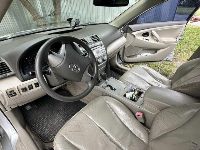 Сірий Тойота Камрі, об'ємом двигуна 2.4 л та пробігом 330 тис. км за 7607 $, фото 6 на Automoto.ua