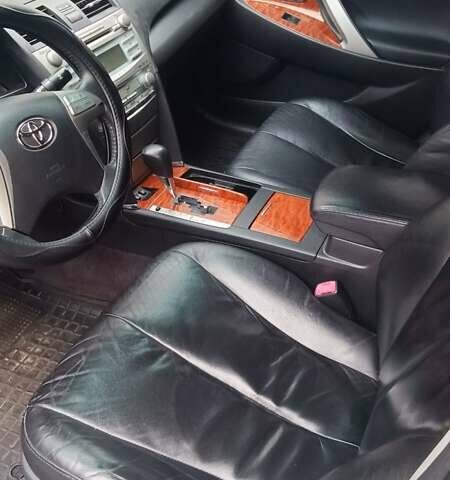 Серый Тойота Камри, объемом двигателя 2.36 л и пробегом 259 тыс. км за 9000 $, фото 1 на Automoto.ua