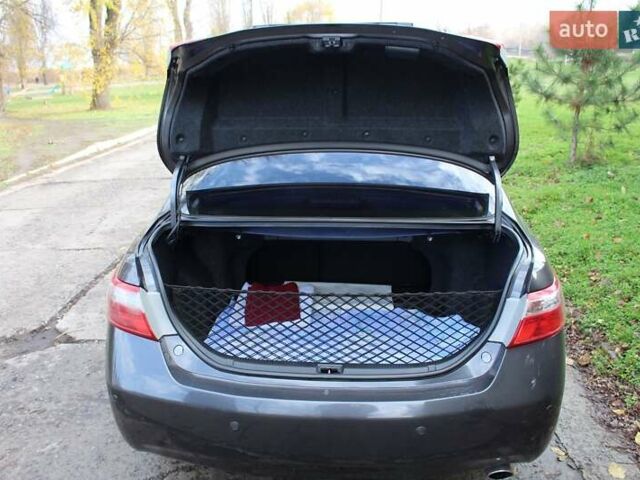 Серый Тойота Камри, объемом двигателя 2.36 л и пробегом 188 тыс. км за 10200 $, фото 4 на Automoto.ua