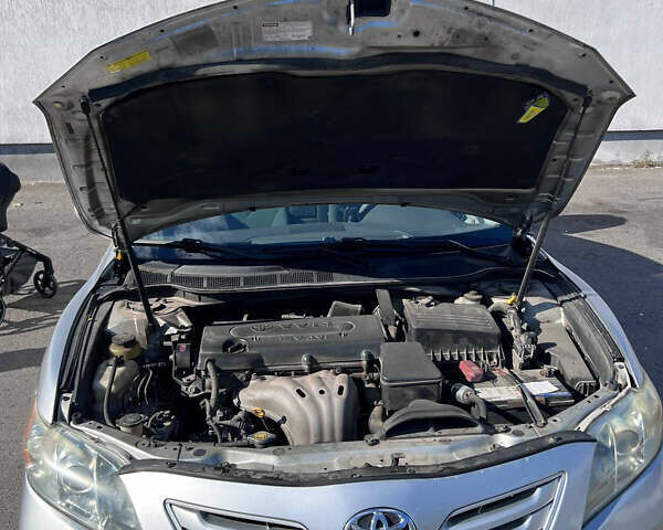 Тойота Камри 2008 в Львове на Automoto.ua Серый Тойота Камри, объемом двигателя 2.4 л и пробегом 327 тыс. км за 7300 $, фото 9 на Automoto.ua