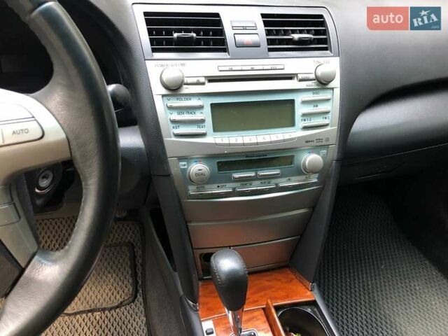 Серый Тойота Камри, объемом двигателя 2.36 л и пробегом 179 тыс. км за 9700 $, фото 14 на Automoto.ua