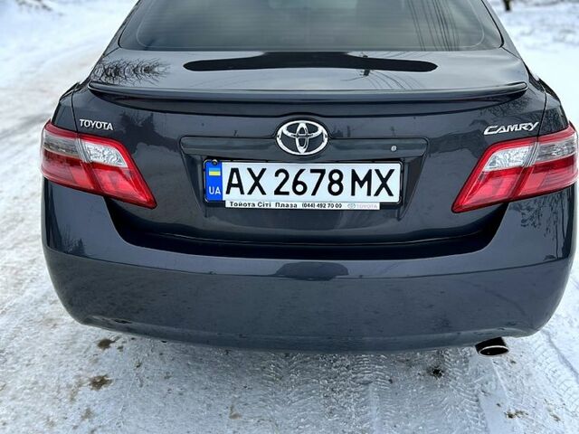 Серый Тойота Камри, объемом двигателя 2.4 л и пробегом 285 тыс. км за 9600 $, фото 6 на Automoto.ua