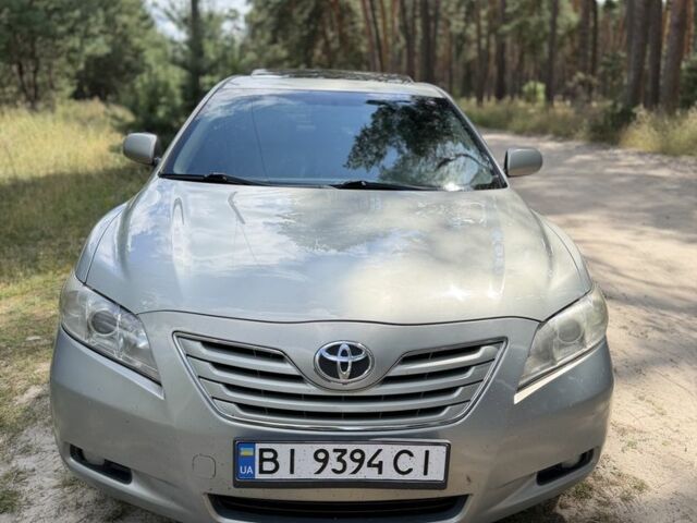 Сірий Тойота Камрі, об'ємом двигуна 2.4 л та пробігом 247 тис. км за 8514 $, фото 1 на Automoto.ua