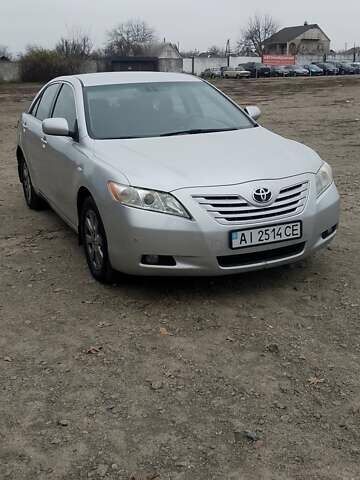 Серый Тойота Камри, объемом двигателя 2.36 л и пробегом 238 тыс. км за 7200 $, фото 2 на Automoto.ua