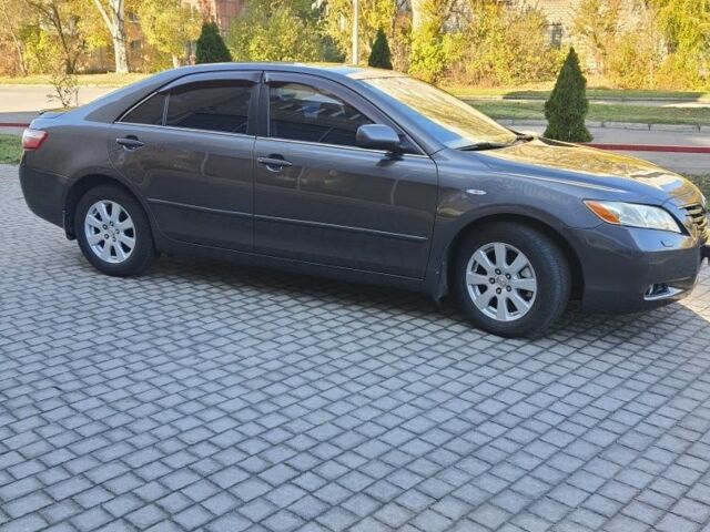 Серый Тойота Камри, объемом двигателя 2.4 л и пробегом 193 тыс. км за 9900 $, фото 6 на Automoto.ua