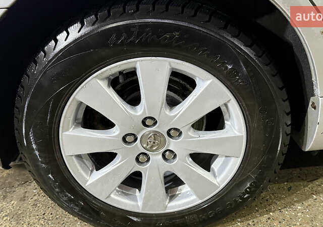 Сірий Тойота Камрі, об'ємом двигуна 2.4 л та пробігом 270 тис. км за 7600 $, фото 8 на Automoto.ua