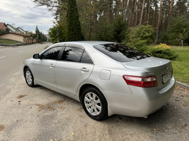 Сірий Тойота Камрі, об'ємом двигуна 3.5 л та пробігом 300 тис. км за 8500 $, фото 1 на Automoto.ua