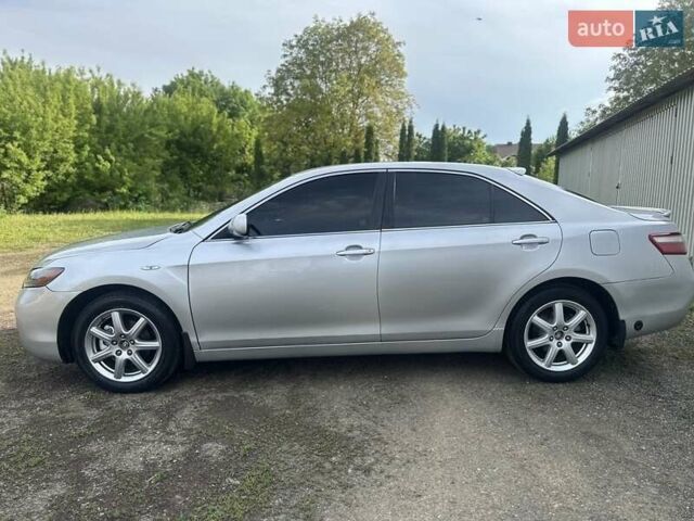 Серый Тойота Камри, объемом двигателя 2.4 л и пробегом 270 тыс. км за 8300 $, фото 1 на Automoto.ua