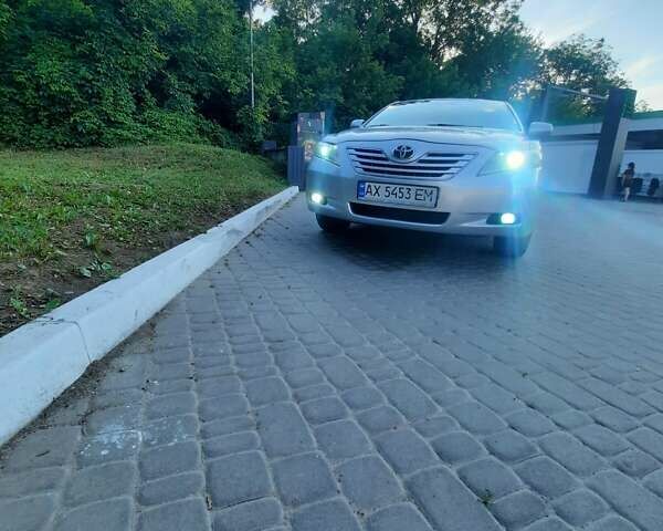 Серый Тойота Камри, объемом двигателя 2.4 л и пробегом 208 тыс. км за 8000 $, фото 15 на Automoto.ua