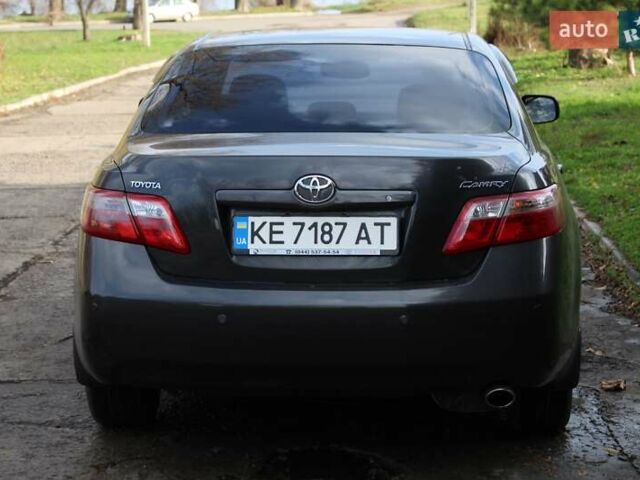 Серый Тойота Камри, объемом двигателя 2.36 л и пробегом 188 тыс. км за 10200 $, фото 5 на Automoto.ua