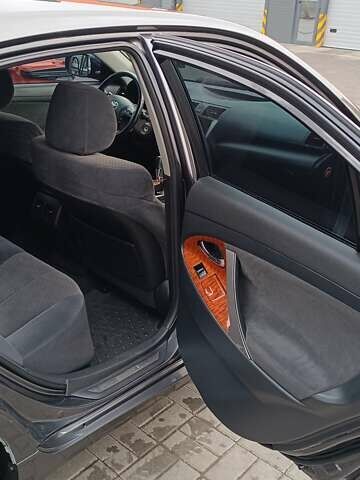 Сірий Тойота Камрі, об'ємом двигуна 2.4 л та пробігом 297 тис. км за 9150 $, фото 7 на Automoto.ua