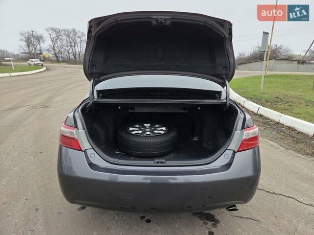 Серый Тойота Камри, объемом двигателя 2.36 л и пробегом 285 тыс. км за 9200 $, фото 22 на Automoto.ua