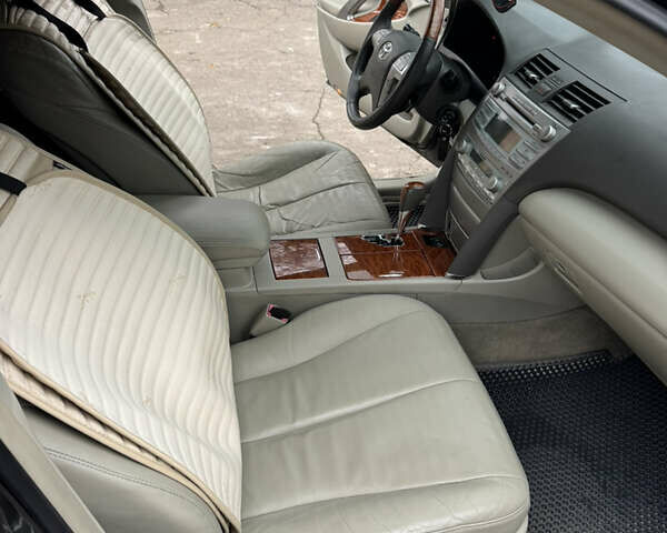 Сірий Тойота Камрі, об'ємом двигуна 3.5 л та пробігом 260 тис. км за 9400 $, фото 23 на Automoto.ua